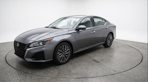 Gun Metallic 2025 Nissan Altima SV FWD