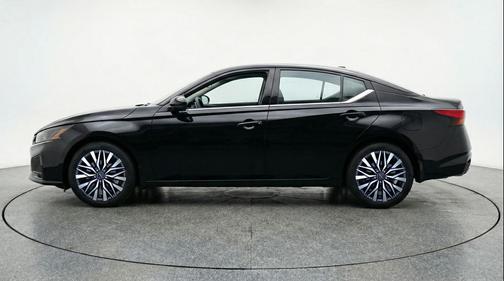 Super Black 2025 Nissan Altima SV FWD