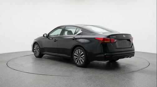 Super Black 2025 Nissan Altima SV FWD