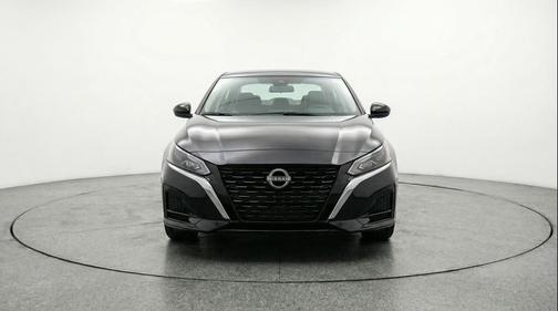 Super Black 2025 Nissan Altima SV FWD