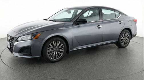 Gun Metallic 2025 Nissan Altima SV FWD