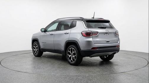 Silver Zynith Metallic Clearcoat 2025 Jeep Compass Limited