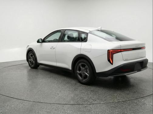 Snow White Pearl 2025 Kia K4 LXS