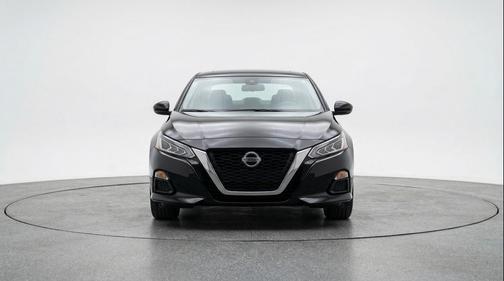Super Black 2025 Nissan Altima SV FWD