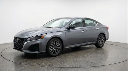 Gun Metallic 2025 Nissan Altima SV FWD