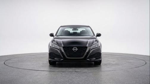 Super Black 2025 Nissan Altima SV FWD