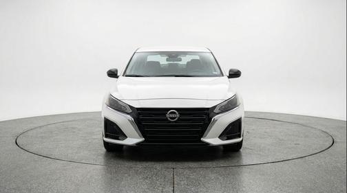 Glacier White 2025 Nissan Altima SV FWD