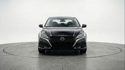 Super Black 2025 Nissan Altima SV FWD