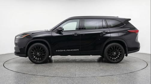 Midnight Black Metallic 2025 Toyota Highlander LE