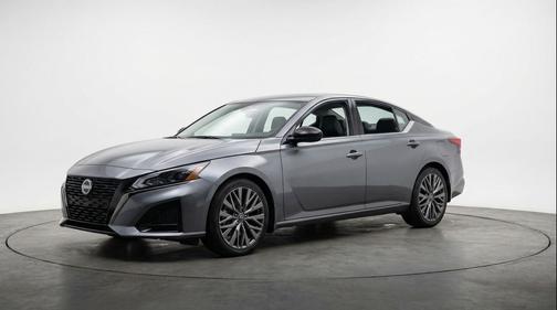 Gun Metallic 2025 Nissan Altima SV FWD