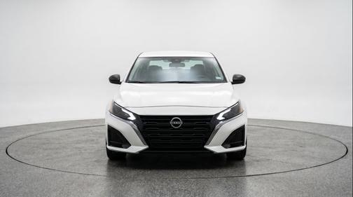 Glacier White 2025 Nissan Altima SV FWD
