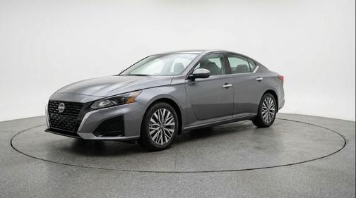 Gun Metallic 2025 Nissan Altima SV FWD