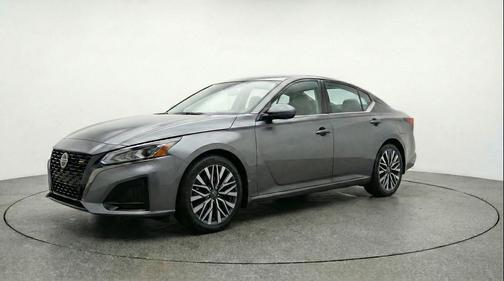 Gun Metallic 2025 Nissan Altima SV FWD