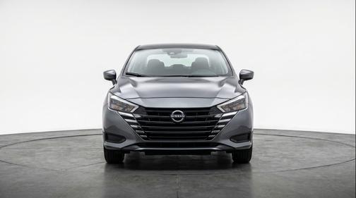 Gun Metallic 2025 Nissan Versa 1.6 SV