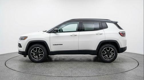 Bright White Clearcoat 2025 Jeep Compass Trailhawk
