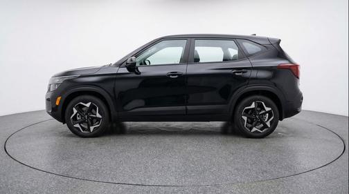 Fusion Black 2025 Kia Seltos S