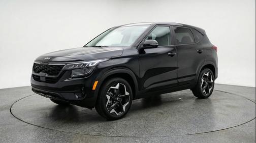 Fusion Black 2025 Kia Seltos S