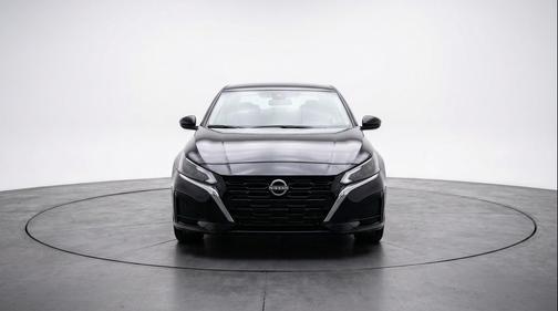 Super Black 2025 Nissan Altima SV FWD