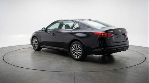 Super Black 2025 Nissan Altima SV FWD