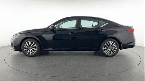 Super Black 2025 Nissan Altima SV FWD