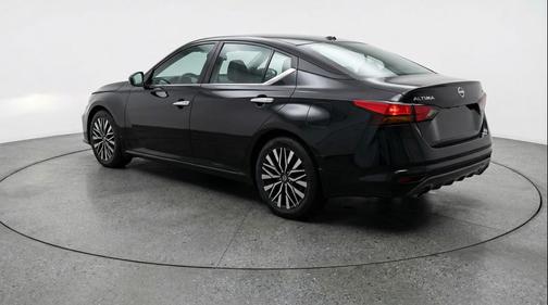 Super Black 2025 Nissan Altima SV FWD