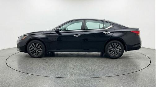 Super Black 2025 Nissan Altima SV FWD