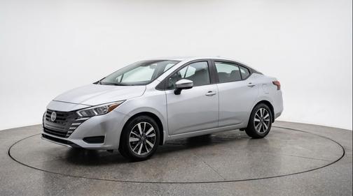 Brilliant Silver Metallic 2025 Nissan Versa 1.6 SV