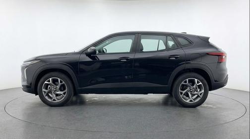 Mosaic Black Metallic 2025 Chevrolet Trax LT