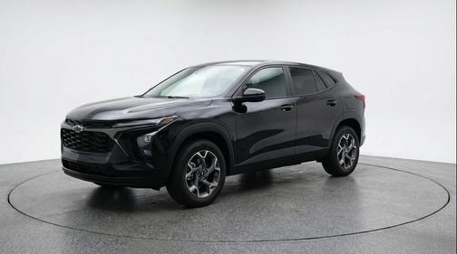 Mosaic Black Metallic 2025 Chevrolet Trax LT