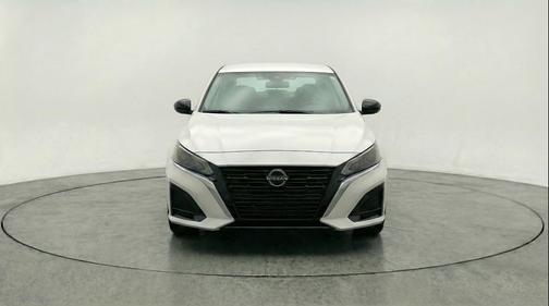 Glacier White 2025 Nissan Altima SV FWD
