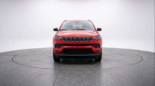 Red Hot Pearlcoat 2025 Jeep Compass Latitude