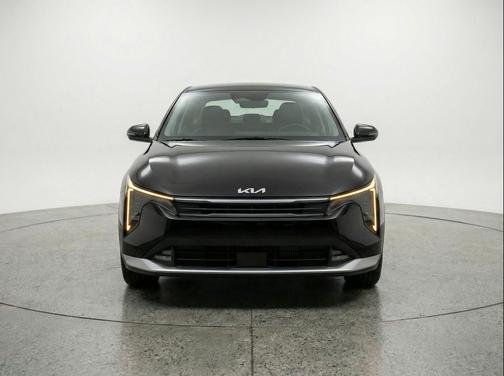 Aurora Black Pearl 2025 Kia K4 LXS