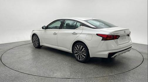 Glacier White 2025 Nissan Altima SV FWD