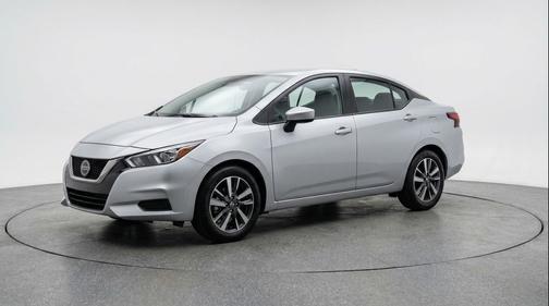 Brilliant Silver Metallic 2025 Nissan Versa 1.6 SV