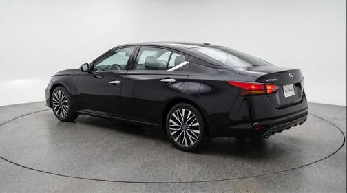 Super Black 2025 Nissan Altima SV FWD