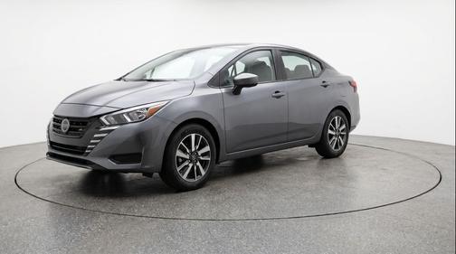 Gun Metallic 2025 Nissan Versa 1.6 SV