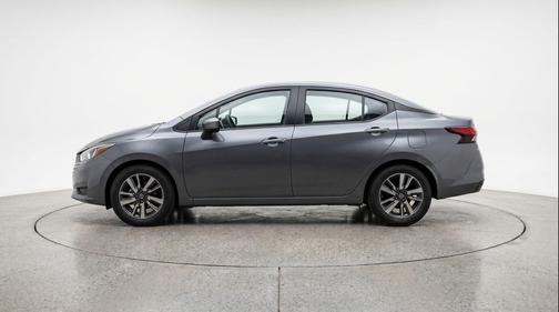Gun Metallic 2025 Nissan Versa 1.6 SV
