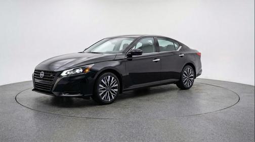 Super Black 2025 Nissan Altima SV FWD