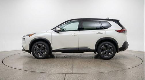 Everest White Pearl Tricoat 2025 Nissan Rogue SV