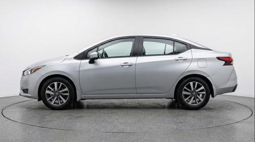 Brilliant Silver Metallic 2025 Nissan Versa 1.6 SV