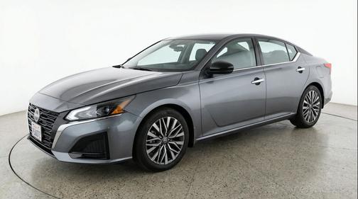 Gun Metallic 2025 Nissan Altima SV FWD