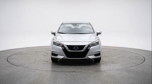 Brilliant Silver Metallic 2025 Nissan Versa 1.6 SV