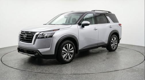 Brilliant Silver Metallic 2025 Nissan Pathfinder SV FWD