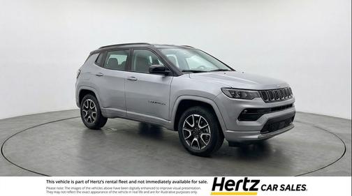 Silver Zynith Metallic Clearcoat 2025 Jeep Compass Trailhawk