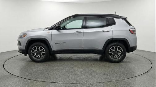 Silver Zynith Metallic Clearcoat 2025 Jeep Compass Trailhawk