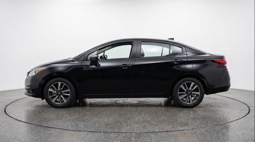 Super Black 2025 Nissan Versa 1.6 SV