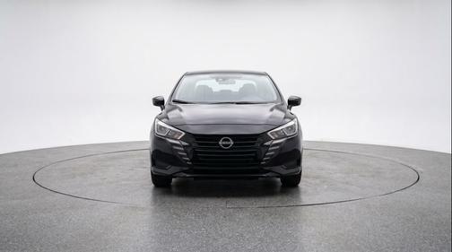 Super Black 2025 Nissan Versa 1.6 SV