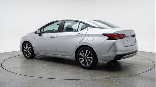 Brilliant Silver Metallic 2025 Nissan Versa 1.6 SV