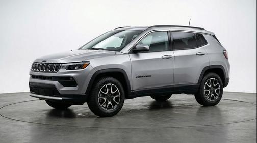 Silver Zynith Metallic Clearcoat 2025 Jeep Compass Trailhawk