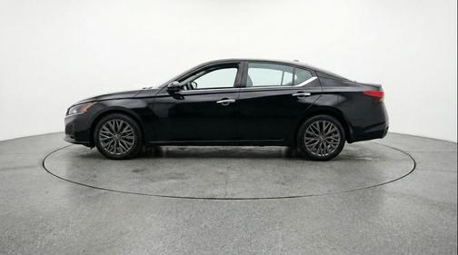 Super Black 2025 Nissan Altima SV FWD